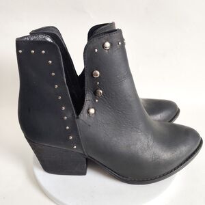 Anthropologie Musse & Cloud Black Studded Leather Boho V-Cut Ankle Boots Size 7